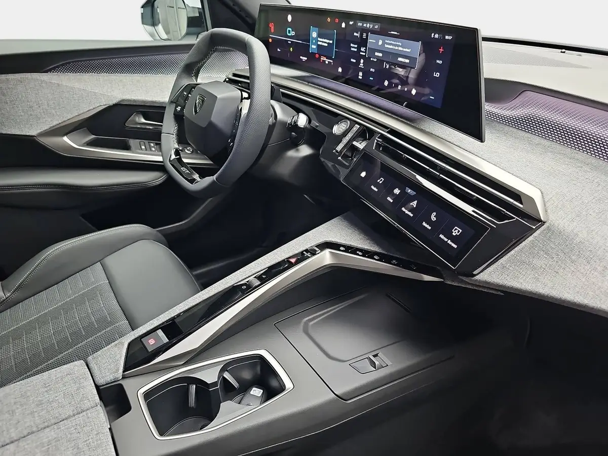 PEUGEOT 5008 1.2 HYBRID 145 E-DSC6 GT KLIMA LED 7-S DAB 360° AH