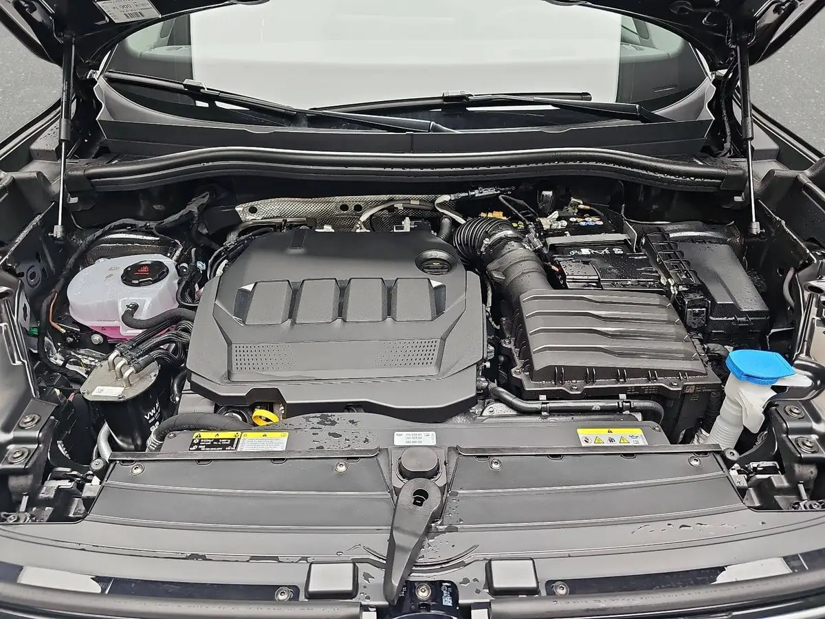 VW TIGUAN 2.0 TDI DSG R-LINE NAVI LED PANO