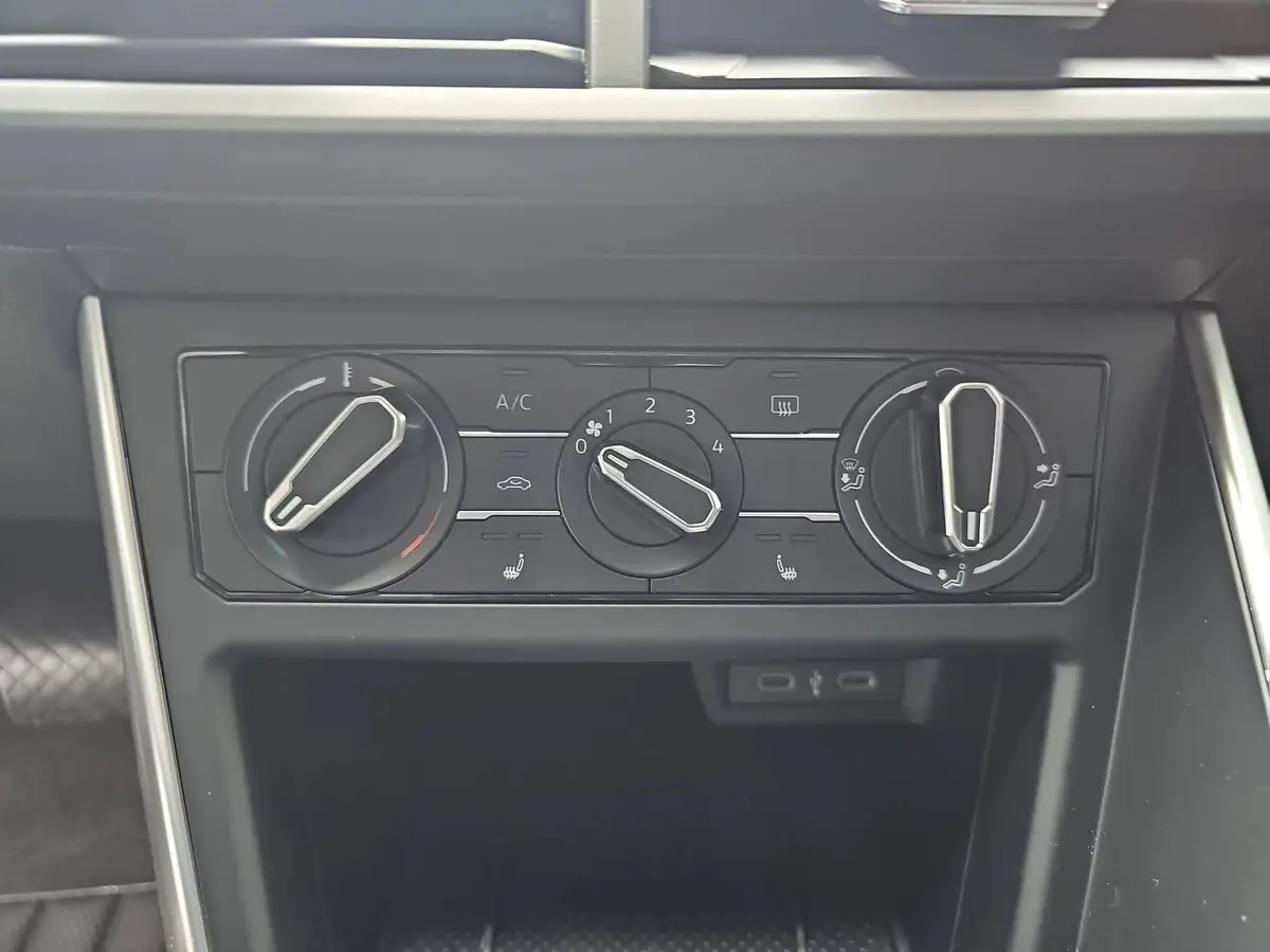 VW POLO 1.0 TSI DSG LIFE NAVI LED APP-CONNECT