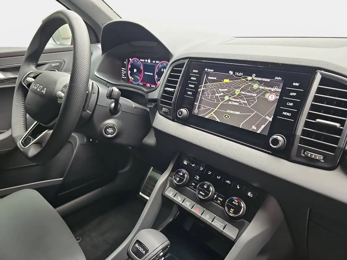 SKODA KAROQ 1.5 TSI DSG SPORTLINE NAVI LED-MATRIX PANO CANTON