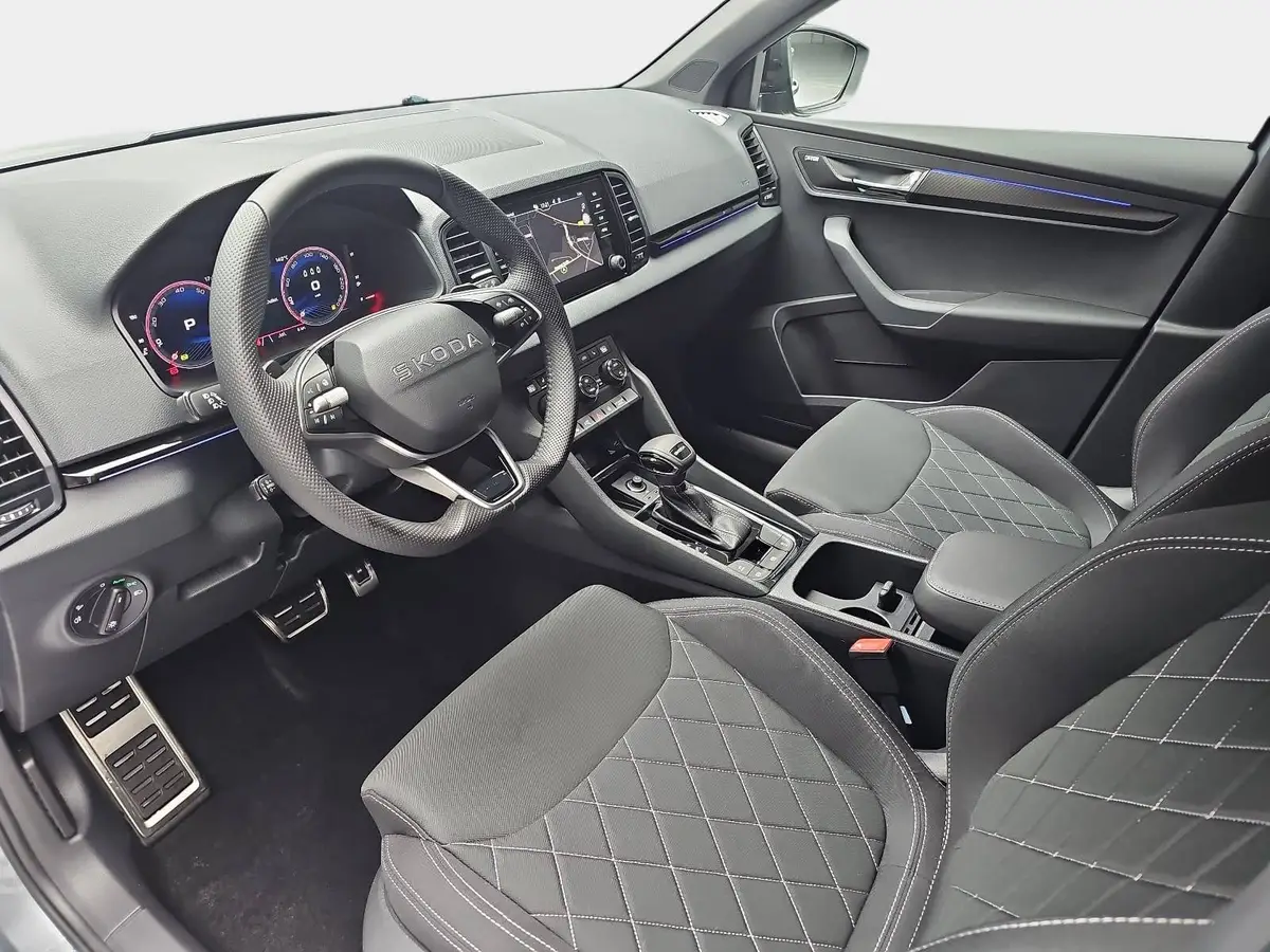 SKODA KAROQ 1.5 TSI DSG SPORTLINE NAVI LED AHK