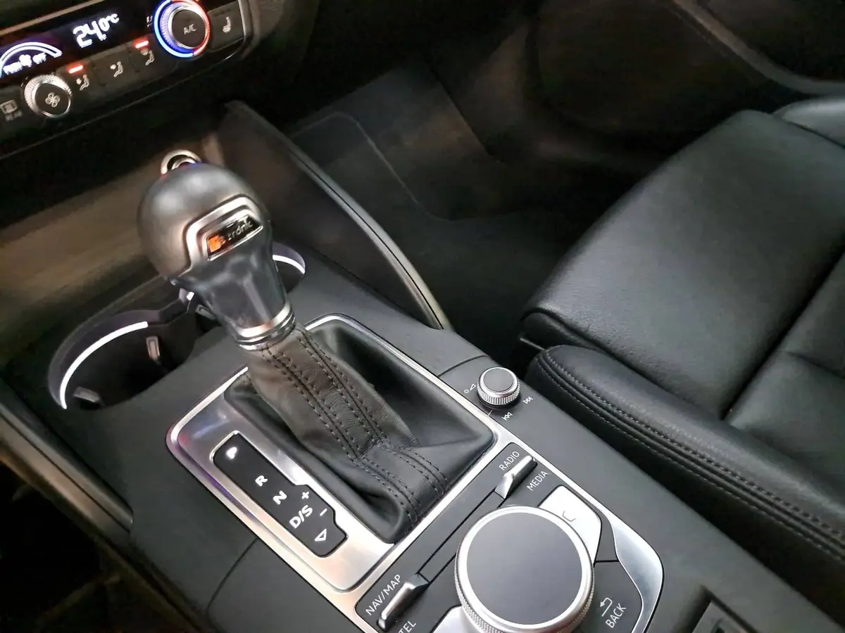 AUDI A3 35 TFSI DSG SPORTBACK LED PDC LM18