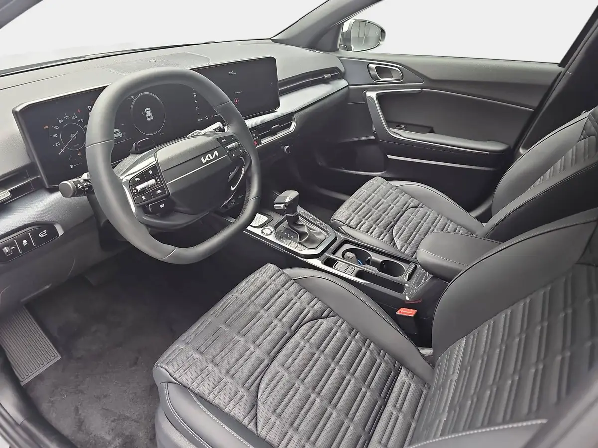 KIA XCEED 1.6 T-GDI 150 DCT SPIRIT MJ27 SOUND SITZ ADVANCED