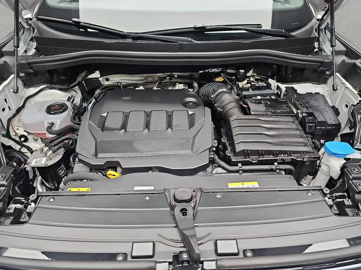 VW TIGUAN 2.0 TDI DSG 4M R-LINE NAVI MATRIX HUD DCC AHK LM20