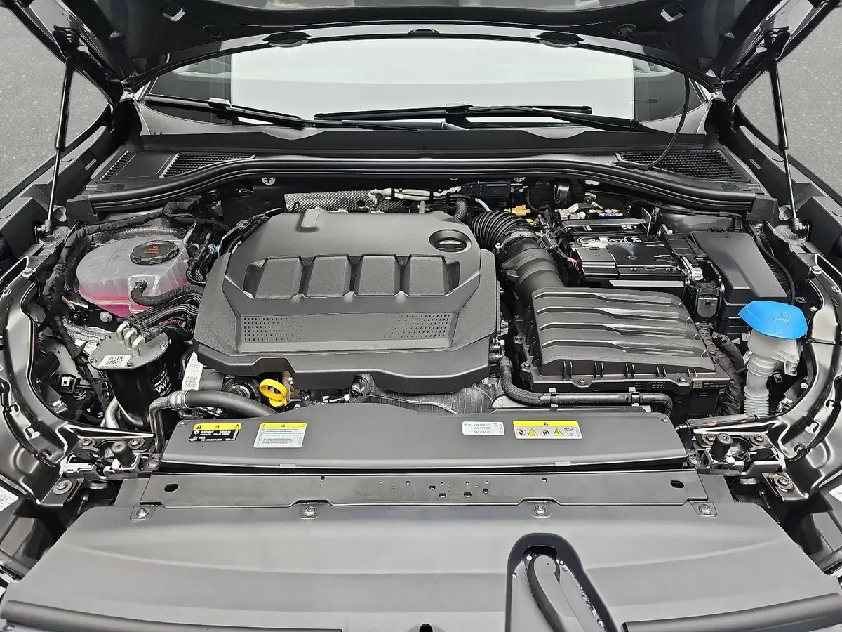 VW PASSAT VARIANT 2.0 TDI DSG R-LINE NAVI LED-MATRIX ACC PANO BLACK 