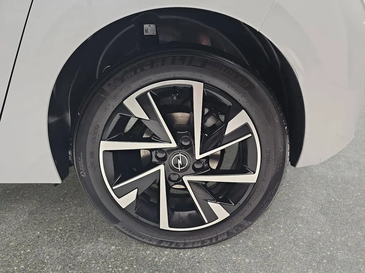 OPEL CORSA 1.2 HYBRID GS LED KOMFORT-PAKET