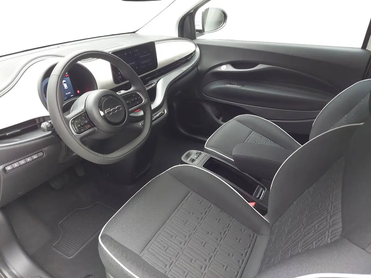 FIAT 500 ELEKTRO 42 KWH KOMFORT PAKET, 16 ZOLL LM FELGEN