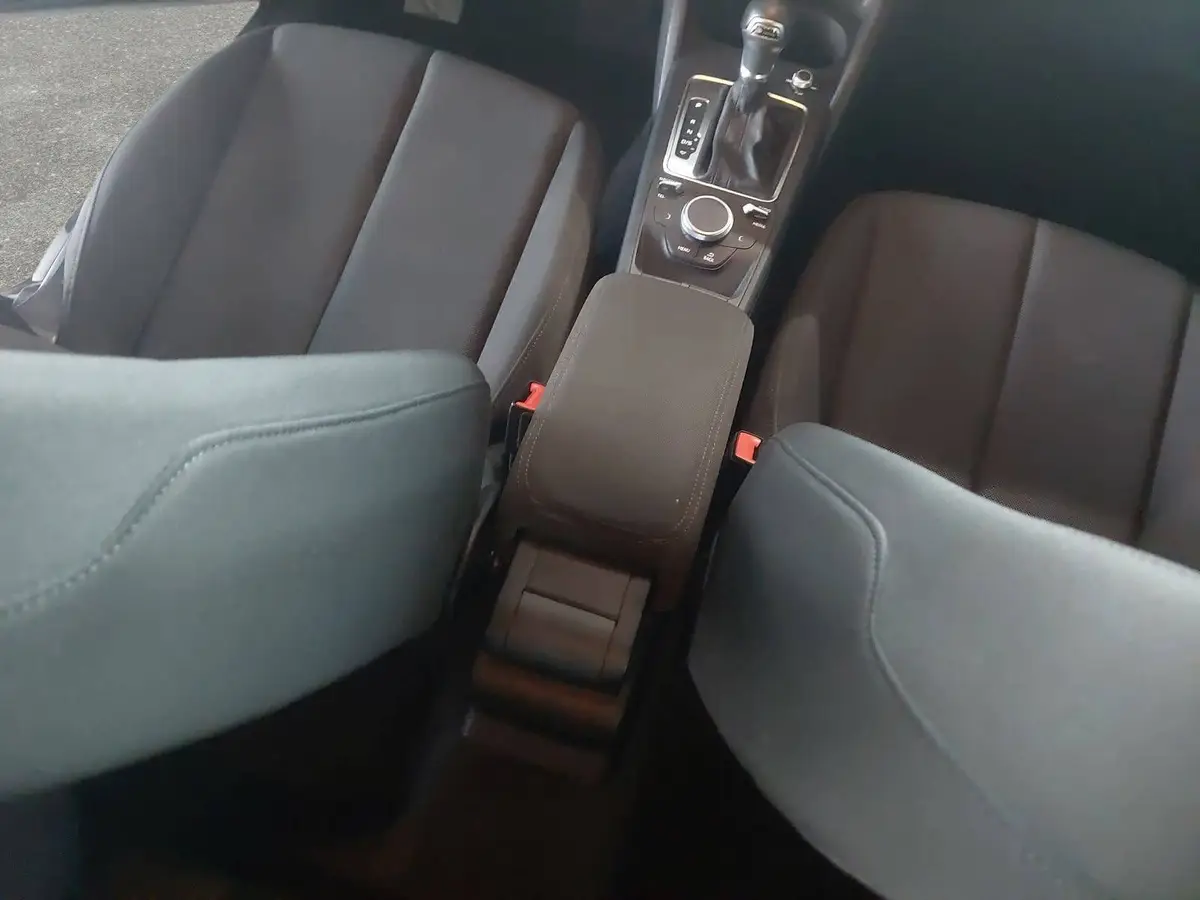 AUDI Q2 1.5 TFSI 35 GANZJAHRESREIFEN AHK