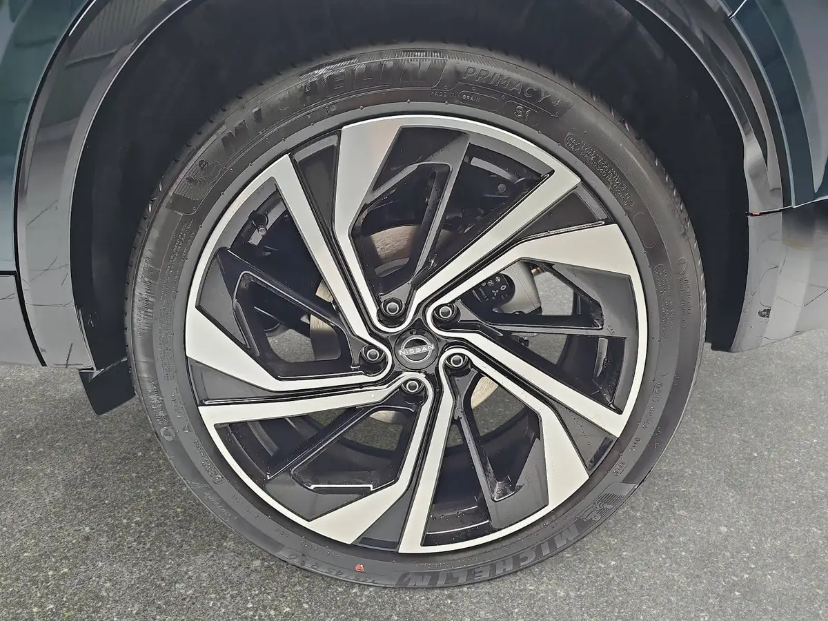 NISSAN QASHQAI 1.3 DIG-T MHEV AUTO. TEKNA PREMIUM PAKET 2-FARBEN