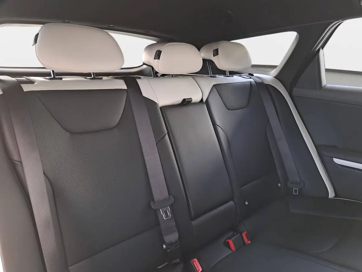 KIA K4 SW 1.6 T-GDI 180 PS DCT7 GT-LINE MJ26 DW-PARK-PRO SITZ SOUND DESIGN GLASDACH