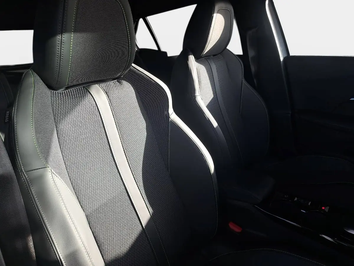 PEUGEOT 2008 1.2 HYBRID 145 E-DSC6 GT-LINE 2-WD LED KLIMAAUTO K