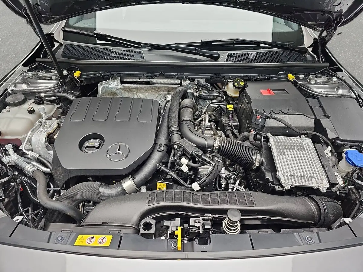 MERCEDES-BENZ A 180 DCT AMG LINE NAVI LED MBUX WINTER KAMERA LM18