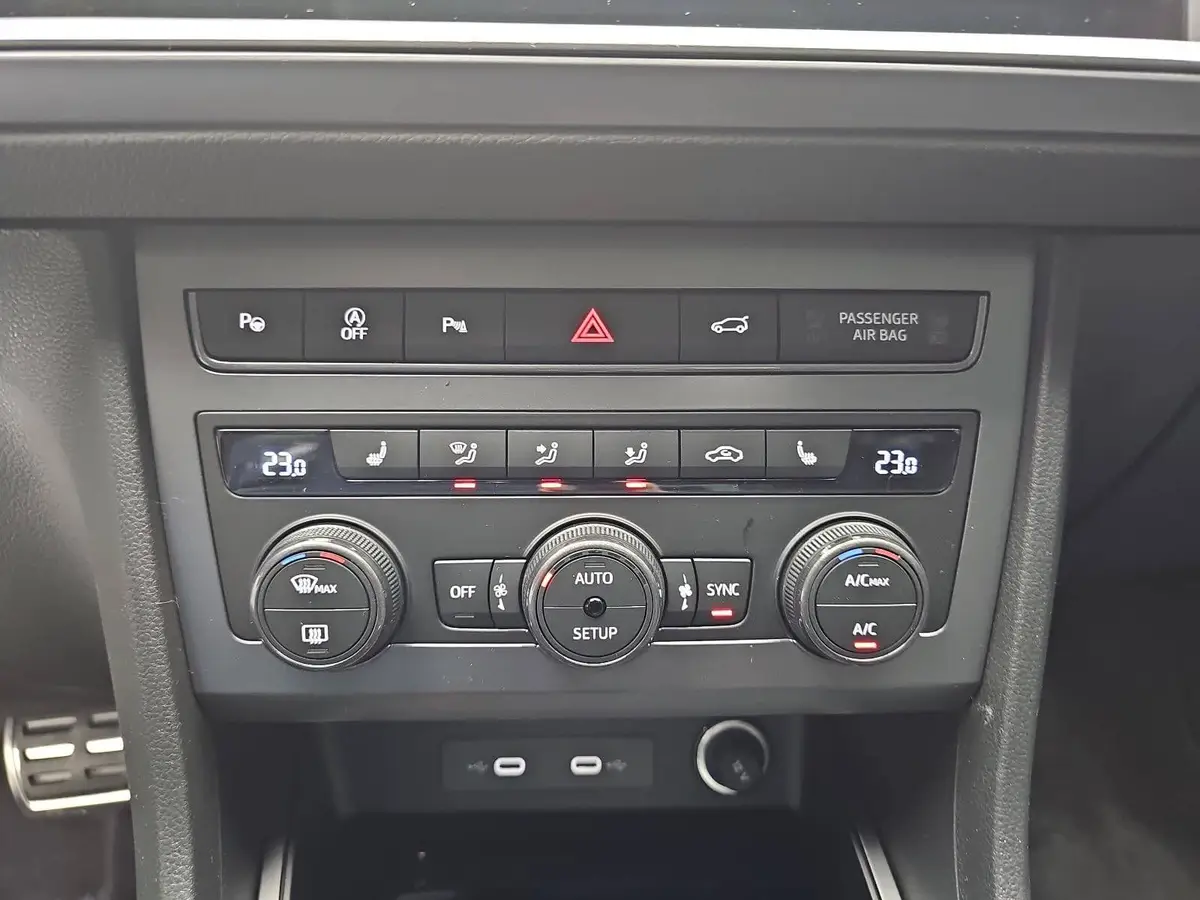 CUPRA ATECA 1.5 TSI DSG NAVI LED ACC LEDER AHK LM19