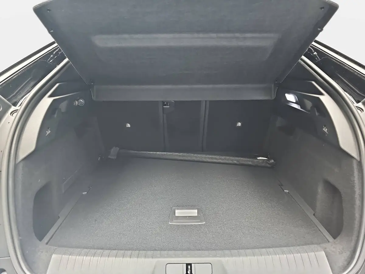 PEUGEOT 3008 1.2 HYBRID 145 E-DSC6 ALLURE LED WINTER AHK LM
