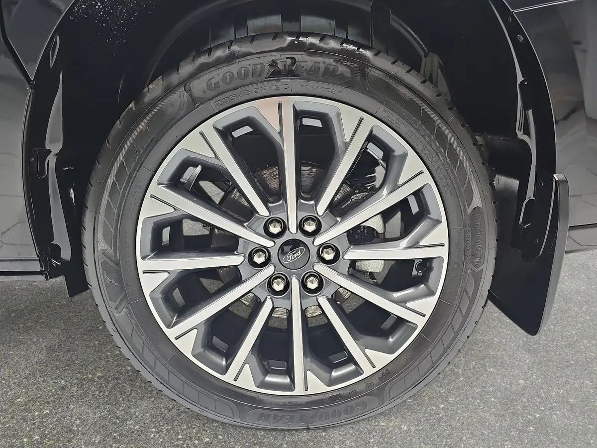 FORD TOURNEO CUSTOM 2.0 ECOBLUE AUTO. L1 TITANIUM X NAVI LED AHK