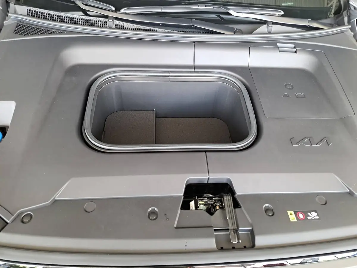 KIA EV3 81.4 KWH EARTH MJ26 WINTER BUSIN. UPGRADE DRIVEWISE-PARK DESIGN SOUND