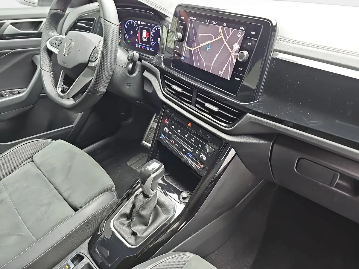 VW T-ROC 1.5 TSI DSG R-LINE NAVI KLIMA LED KAMERA WINTER AH