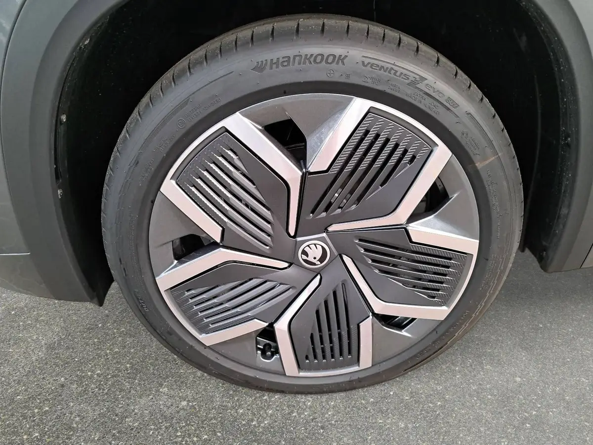 SKODA KODIAQ 1.5 TSI DSG SPORTLINE NAVI LED ACC PANO WINTER AHK