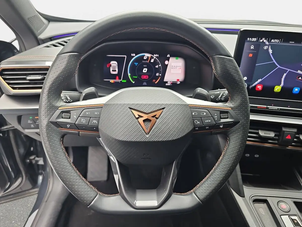 CUPRA FORMENTOR 1.4 E-HYBRID DSG MATRIX PANO AHK