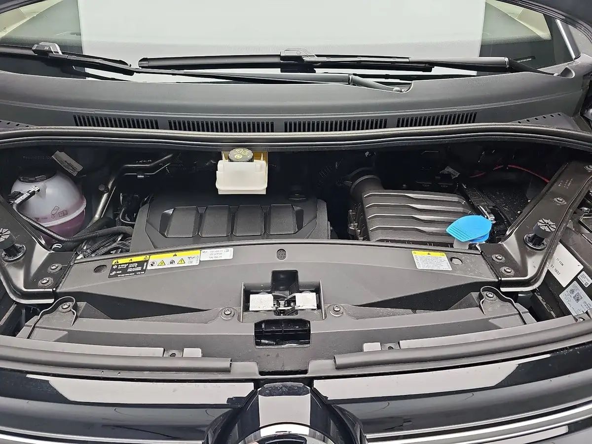 VW T7 MULTIVAN 2.0 TDI DSG LIFE P-ASSIST AHK