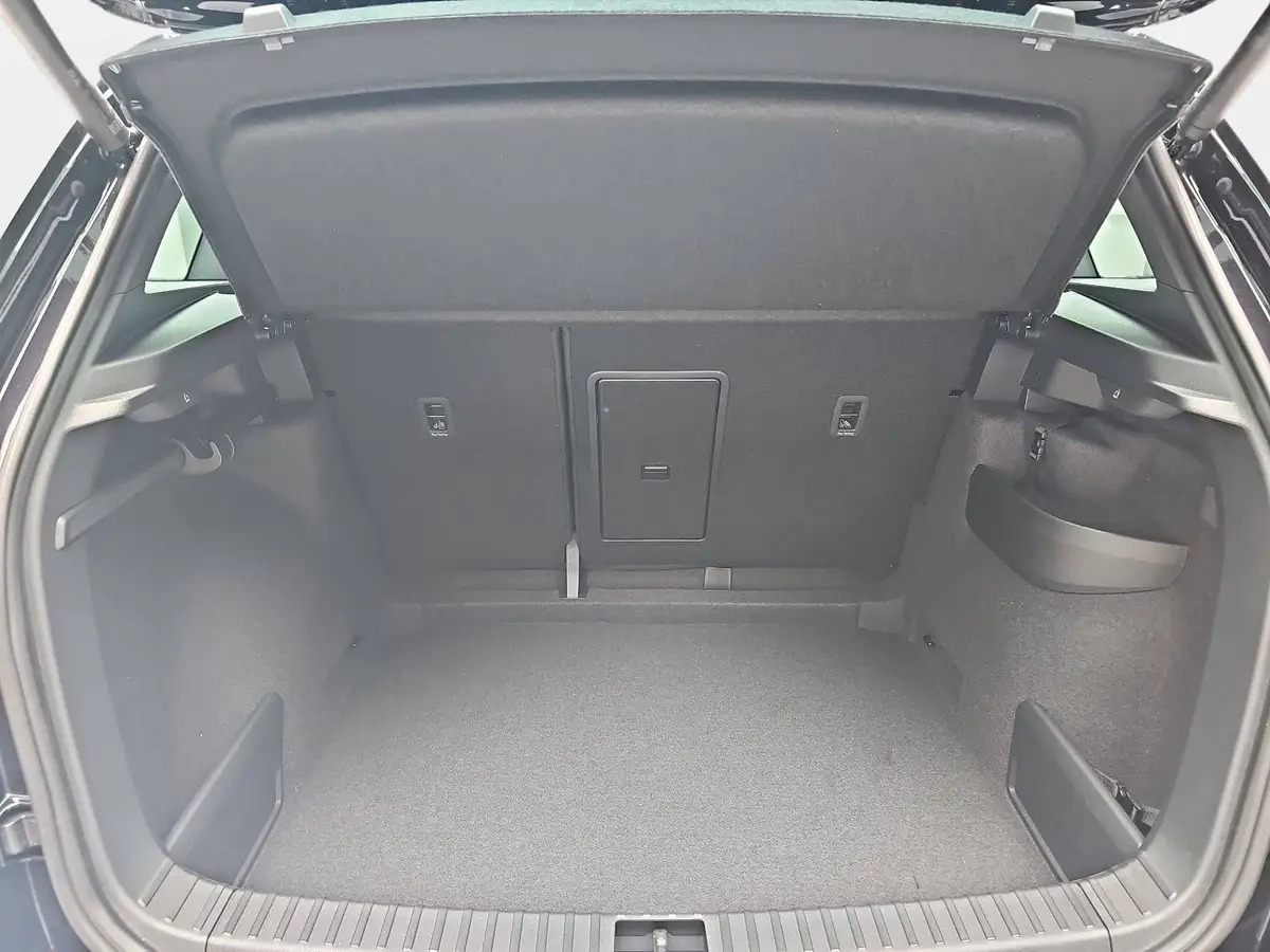 SKODA KAROQ 1.5 TSI DSG SPORTLINE NAVI LED-MATRIX PANO CANTON