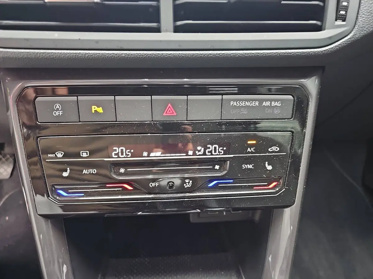 VW T-CROSS 1.0 TSI STYLE NAVI LED ACC KAMERA LM17