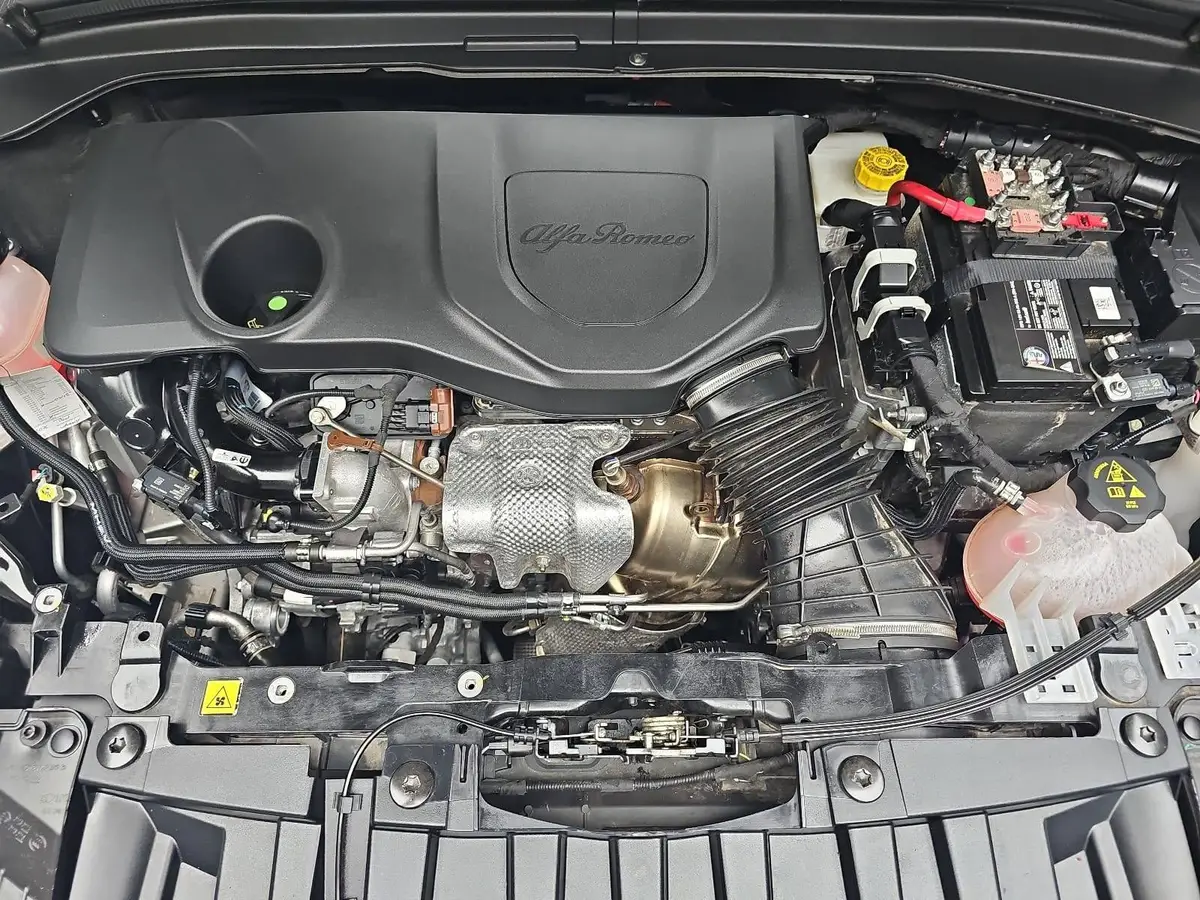 ALFA ROMEO TONALE 1.5T 48V-HYBRID SPECIALE MATRIX LED