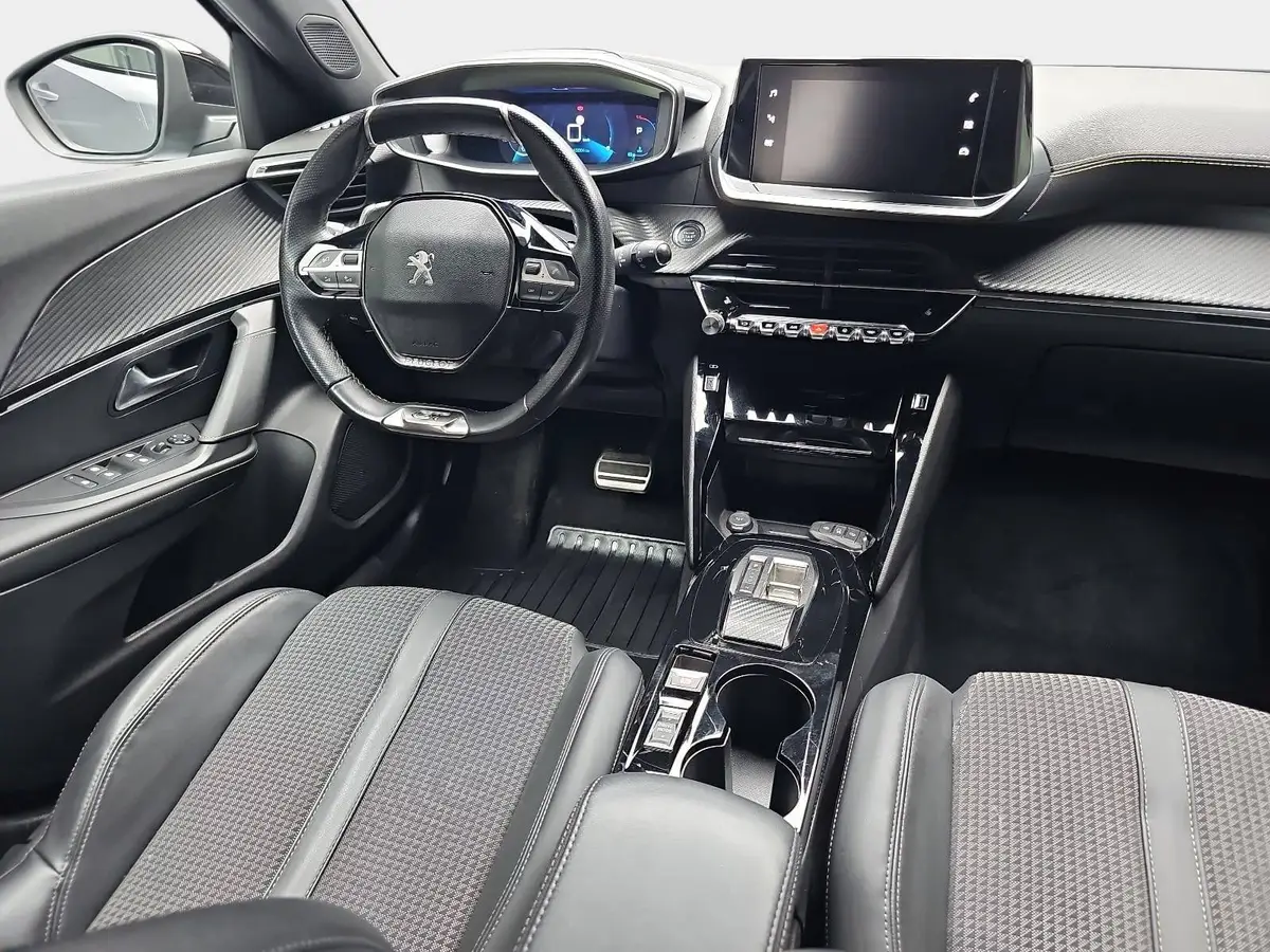 PEUGEOT 2008 1.2 PURETECH 130 AUTO. GT SH LED LM