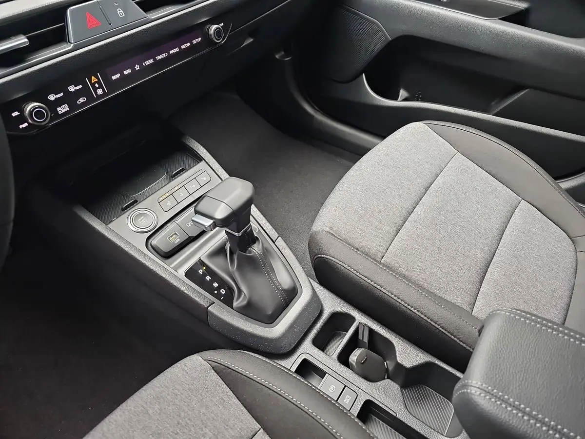 KIA STONIC 1.0 T-GDI 115 48V DCT SPIRIT MJ26 DRIVEWISE