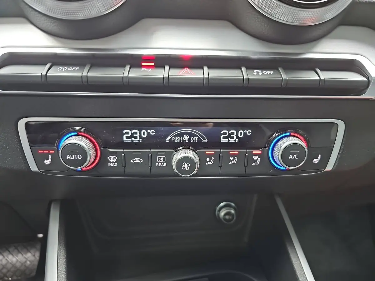 AUDI Q2 35 TFSI S-TRONIC S LINE NAVI LED ACC EL.HECKKL. WI