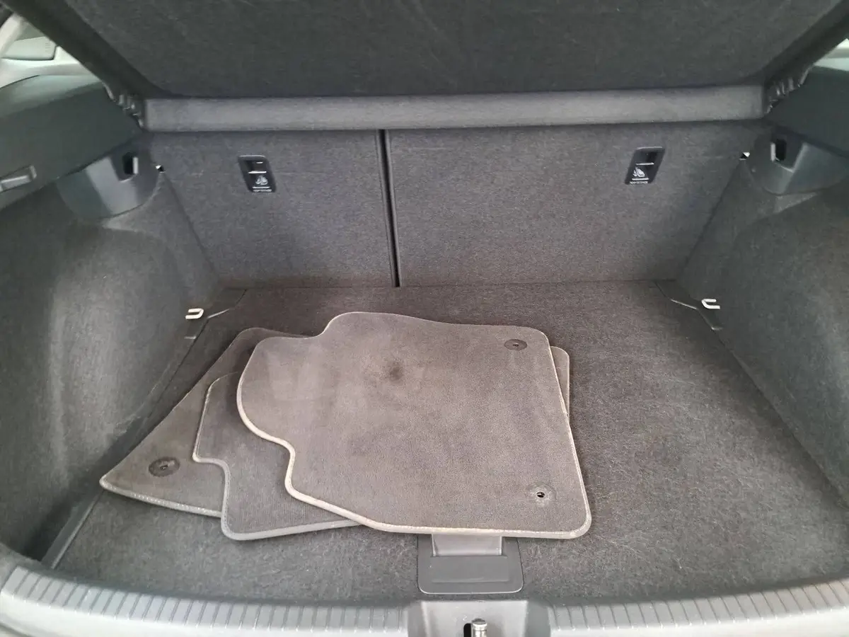 VW TAIGO 1.0 TSI DSG LIFE NAVI LED ACC SITZHEIZUNG PDC KAME