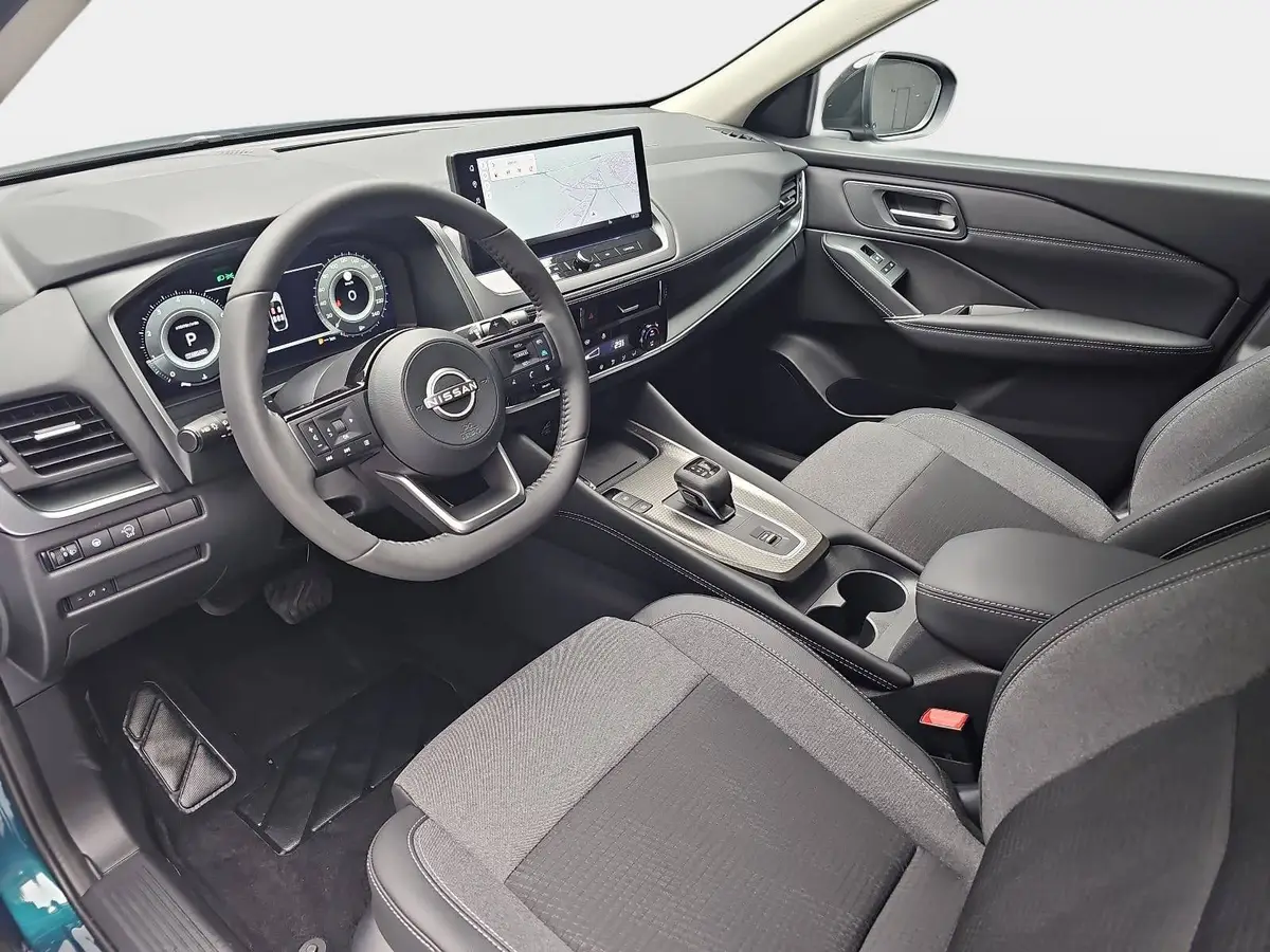NISSAN QASHQAI 1.3 DIG-T XTRONIC N-CONNECTA PANO WINTER