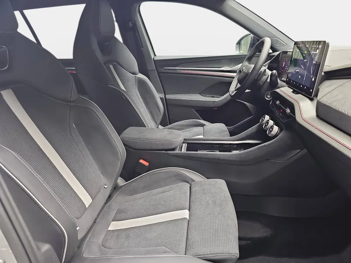 SKODA KODIAQ 2.0 TDI DSG SPORTLINE 4X4 PANO AHK