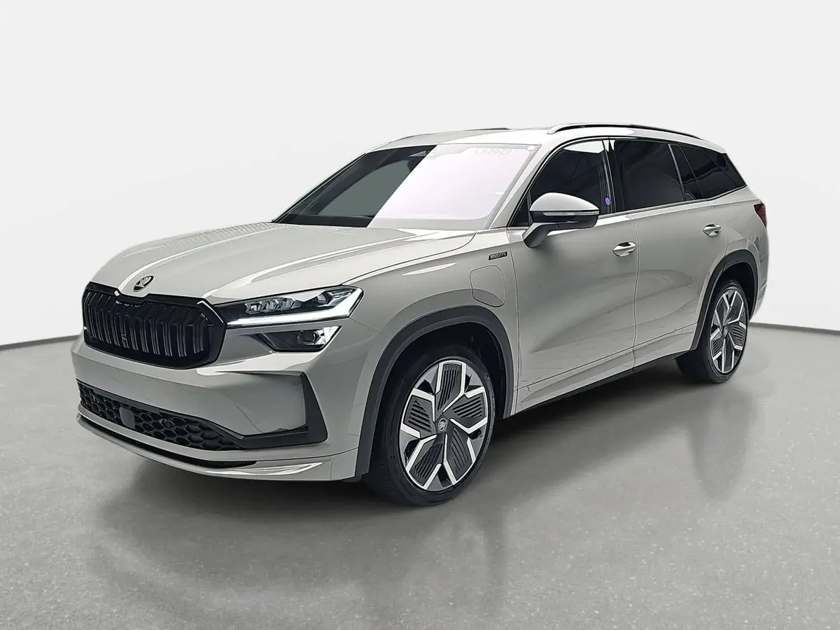 SKODA KODIAQ 1.5 TSI DSG IV PHEV SPORTLINE AHK PANO LM