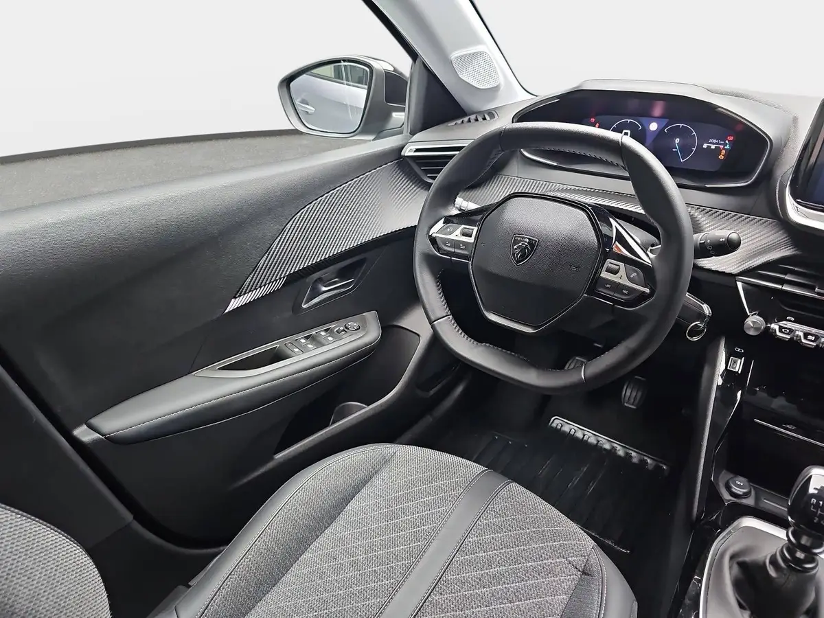 PEUGEOT 208 1.2 PURETECH 100 ALLURE LED DAB LM