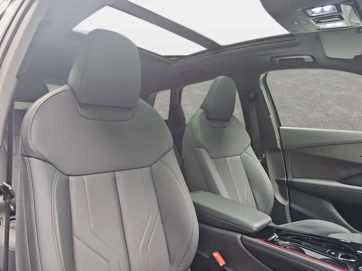 AUDI Q3 TFSI S-TRONIC S-LINE NAVI LED-PLUS PANO