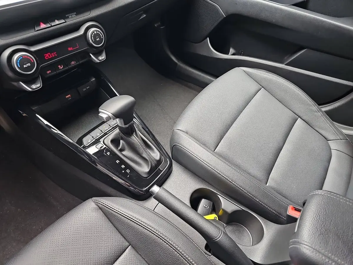 KIA STONIC 1.0 T-GDI DCT NAVI LED KAMERA LM17