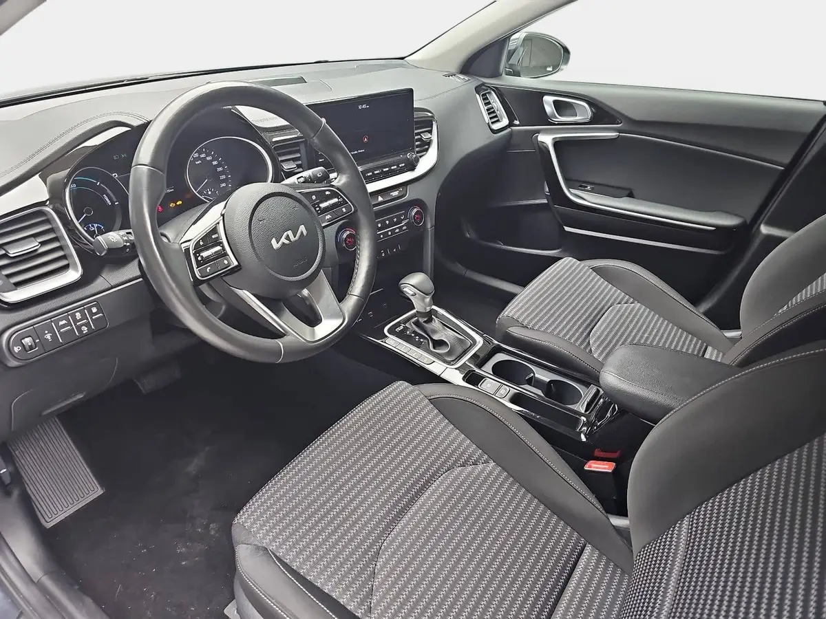 KIA CEED SW 1.6 GDI PLUG-IN-HYBRID VISION KOMFORT NAVI
