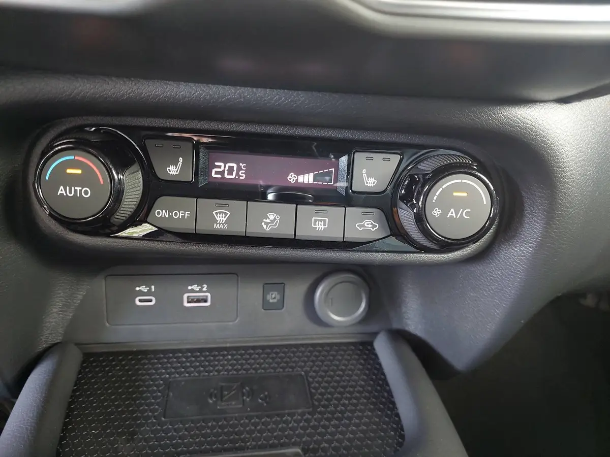 NISSAN JUKE 1.0 DIG-T 5T N-CONNECTA WINTER 2-FARBEN