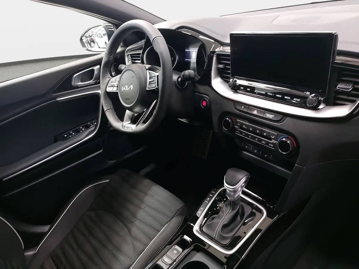 KIA CEED SW 1.5 T-GDI DCT7 GT-LINE