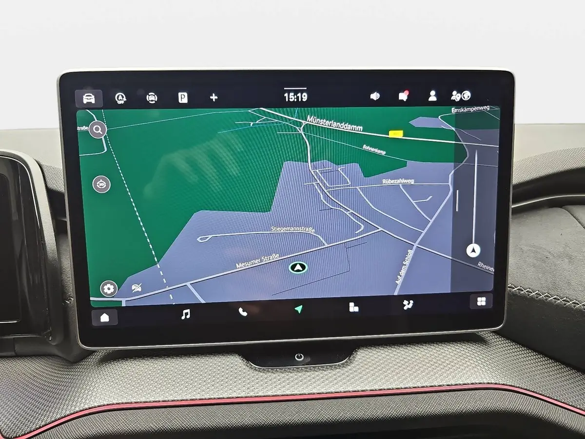 SKODA KODIAQ 1.5 TSI DSG SPORTLINE NAVI LED PANO 7-SITZE KAMERA
