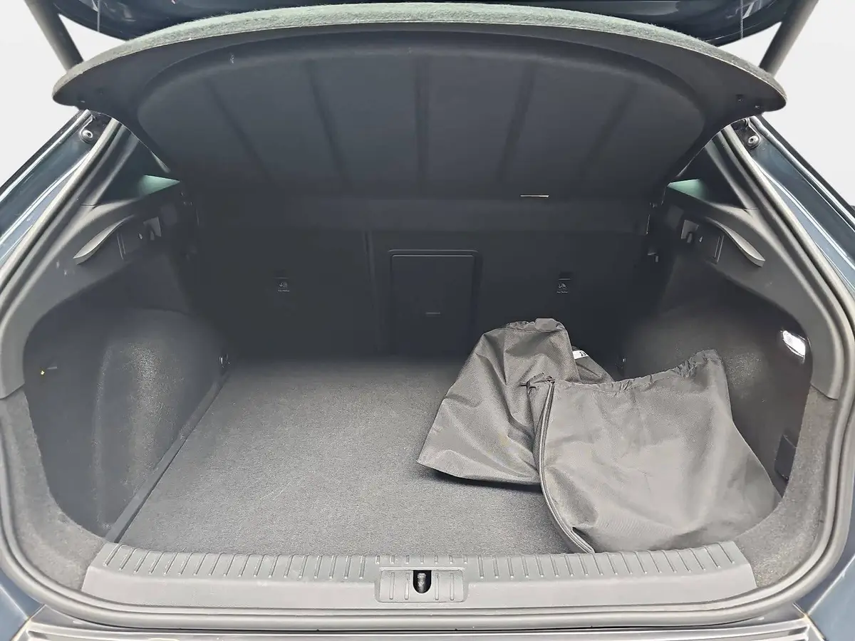 CUPRA FORMENTOR 1.4 E-HYBRID DSG MATRIX PANO AHK