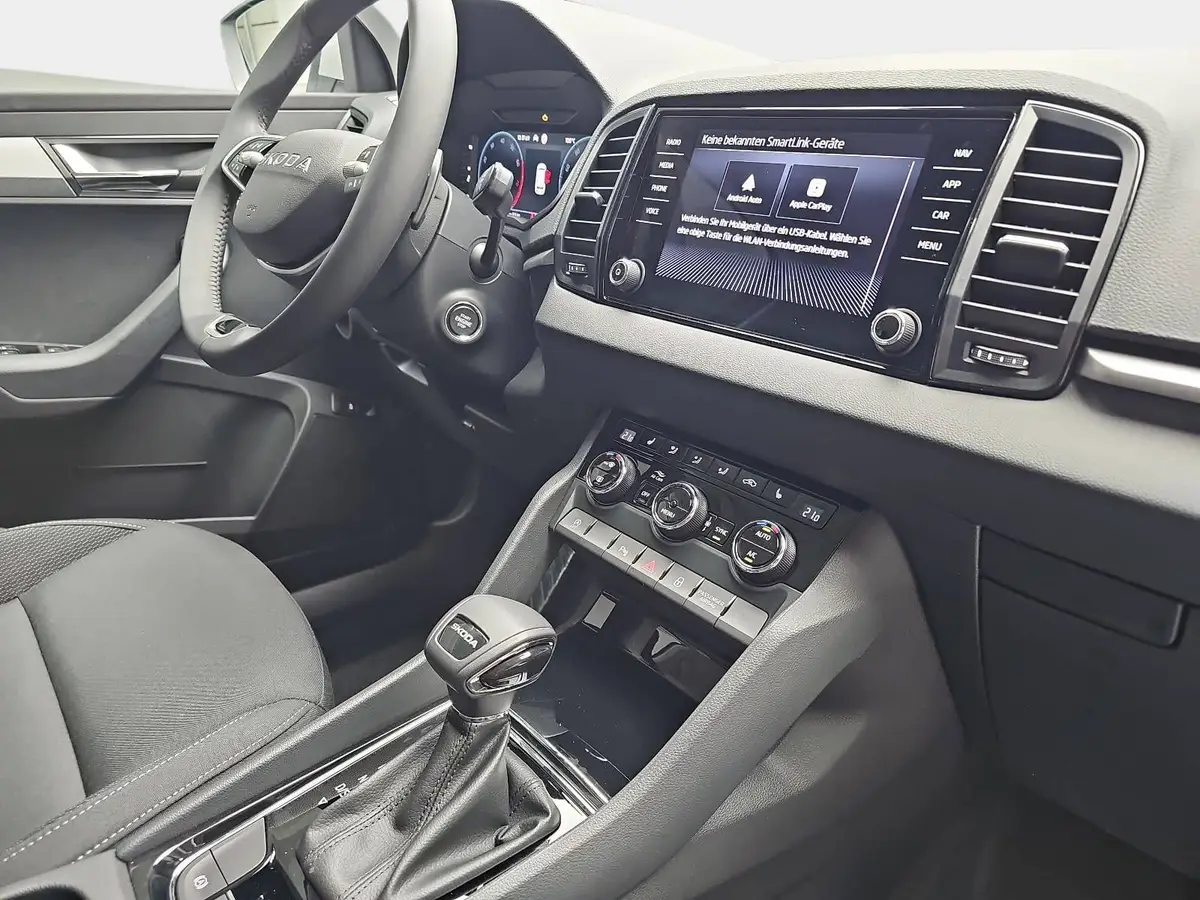 SKODA KAROQ 1.5 TSI DSG SELECTION LED ACC AHK
