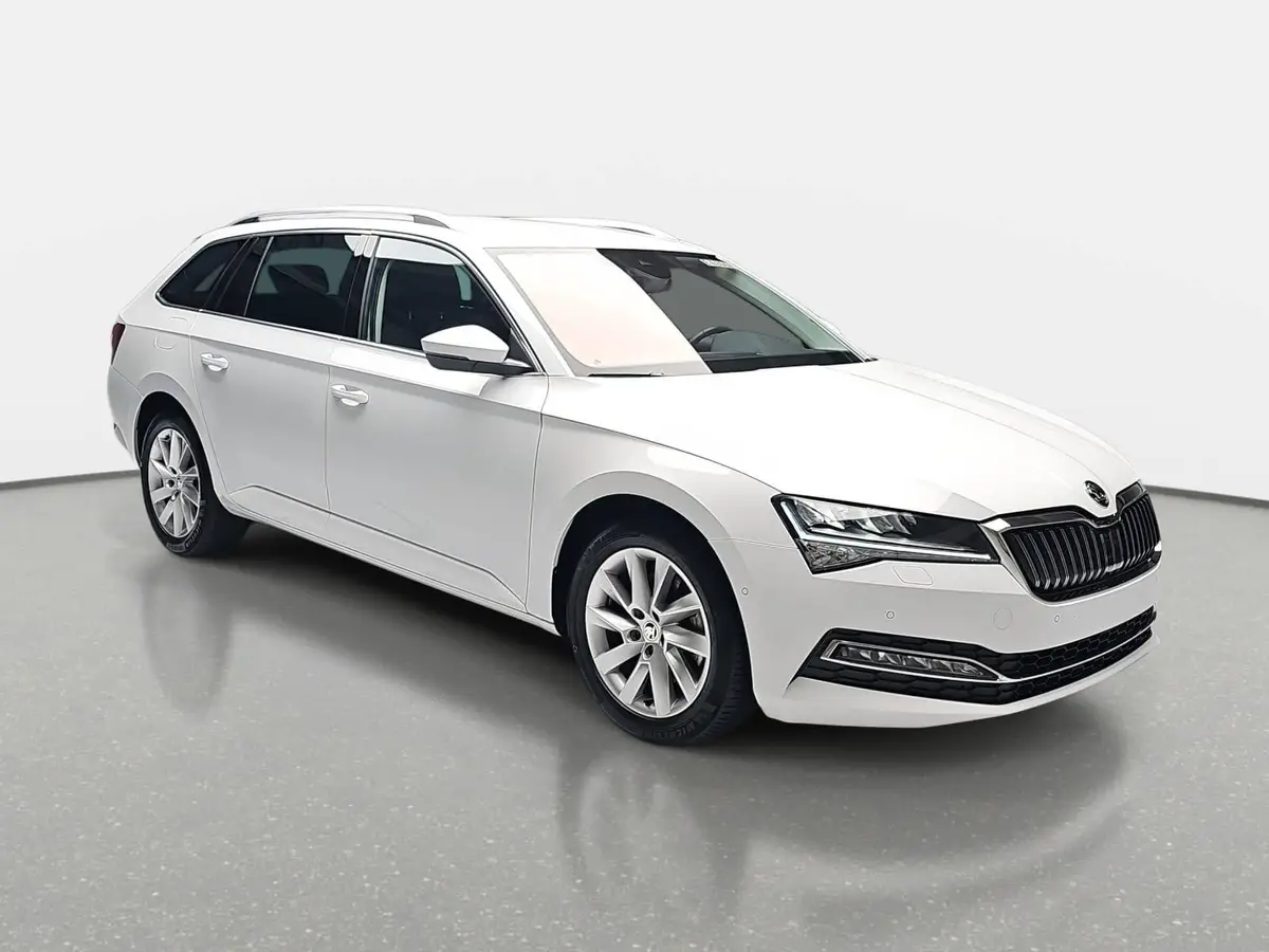 SKODA SUPERB COMBI 2.0 TDI DSG STYLE NAVI LED LM