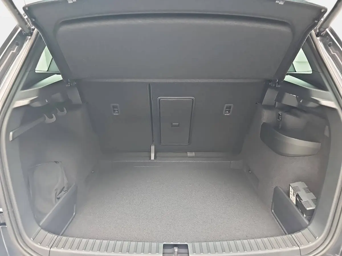 SKODA KAROQ 2.0 TSI DSG SPORTLINE 4X4 AHK PANO