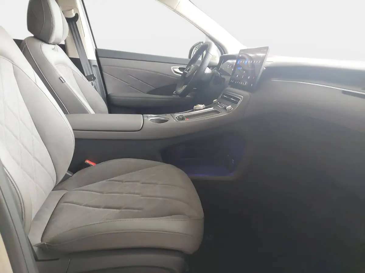 MG ANDERE EV 77 KWH LUXURY AWD PANORAMA LEDER 20-ZOLL