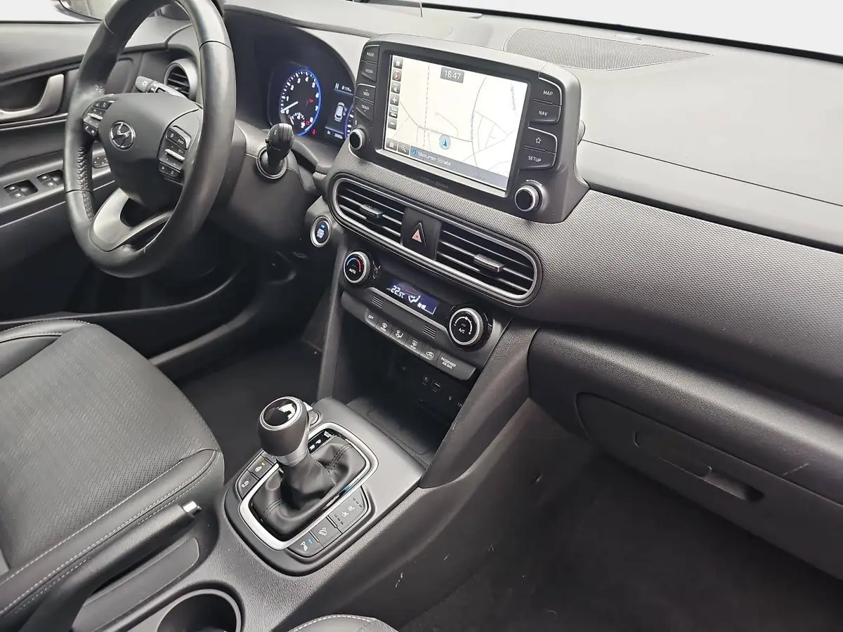 HYUNDAI KONA 1.6 T-GDI DCT PREMIUM 2WD NAVI LED KLIMAAUTO LEDER