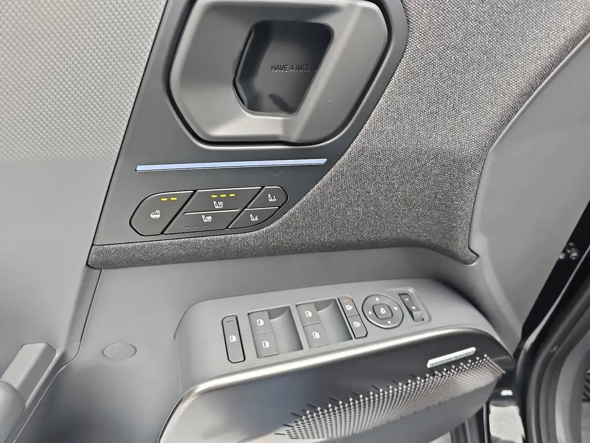 KIA EV2 61.0 KWH BLACK LINE MJ27 4SITZE DRIVEWISE-PARK KOMFORT GLASDACH