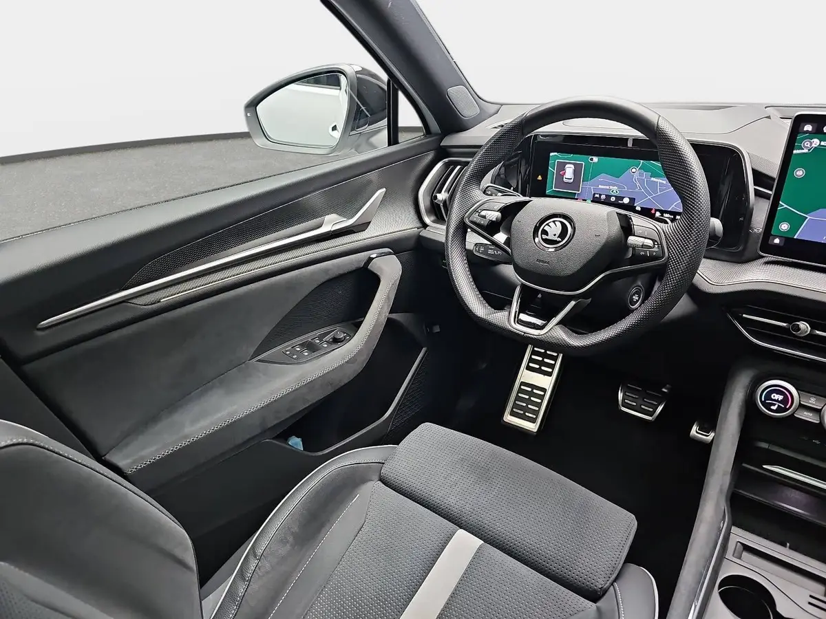 SKODA KODIAQ 1.5 TSI DSG SPORTLINE NAVI LED PANO 7-SITZE KAMERA