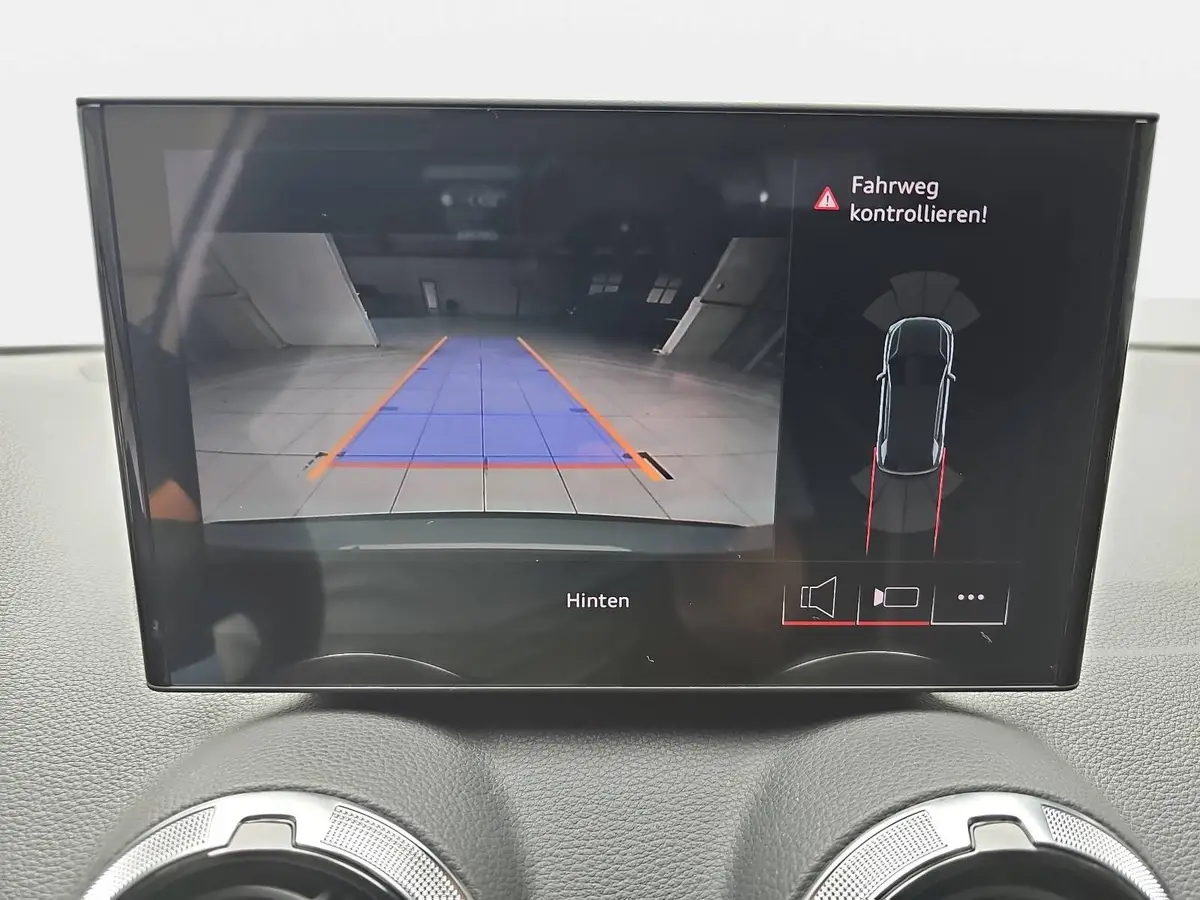 AUDI Q2 35 TFSI S-TRONIC S LINE NAVI LED KLIMAAUTO EL.HEC